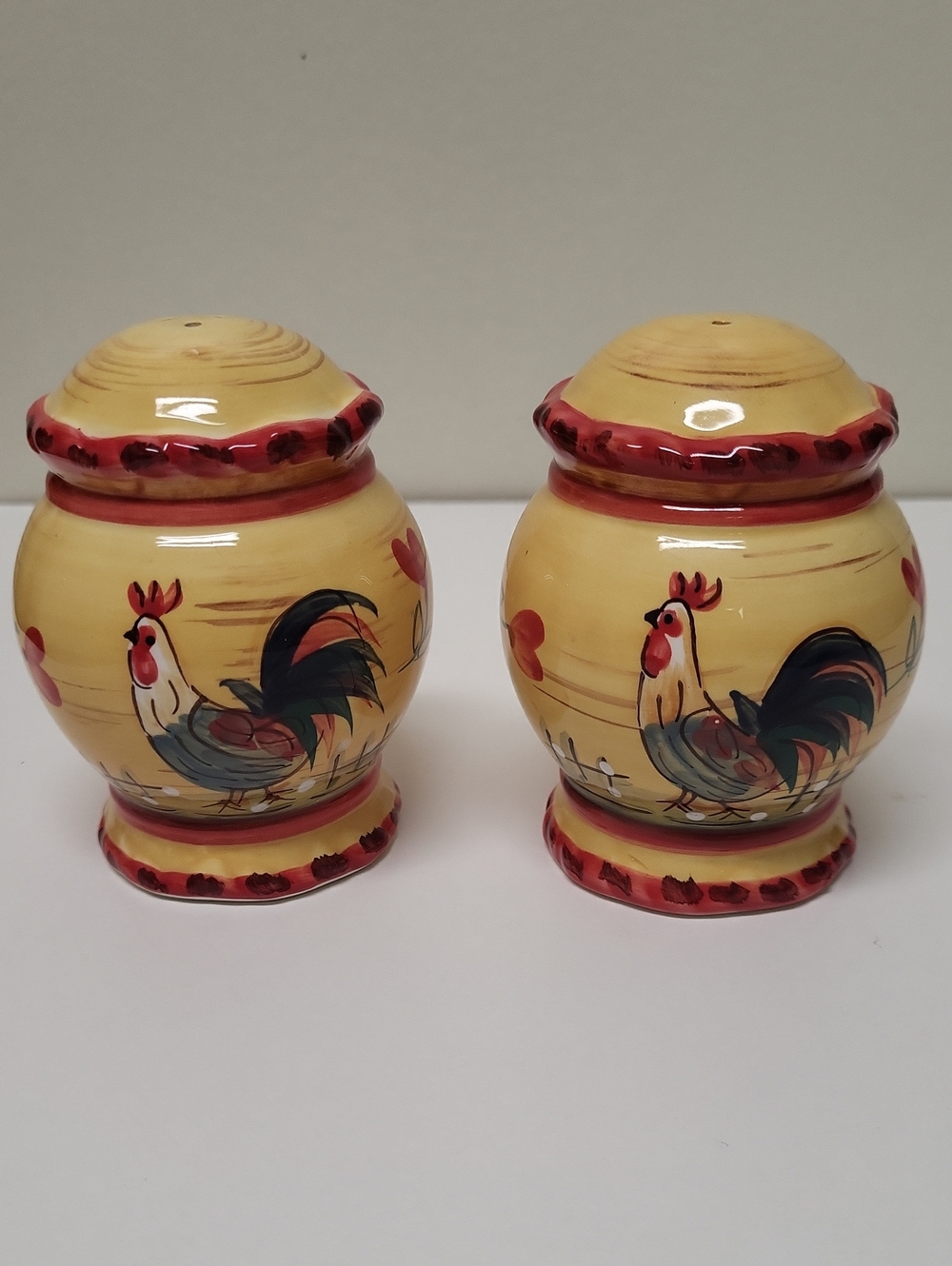 Vintage Rooster 3" Tall Ceramic Salt and Pepper Shaker Set - Classic Farmhouse